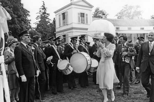 1980-koniginnedag61279047-AD9D-B8C4-10C4-CD673A939EF8.jpg